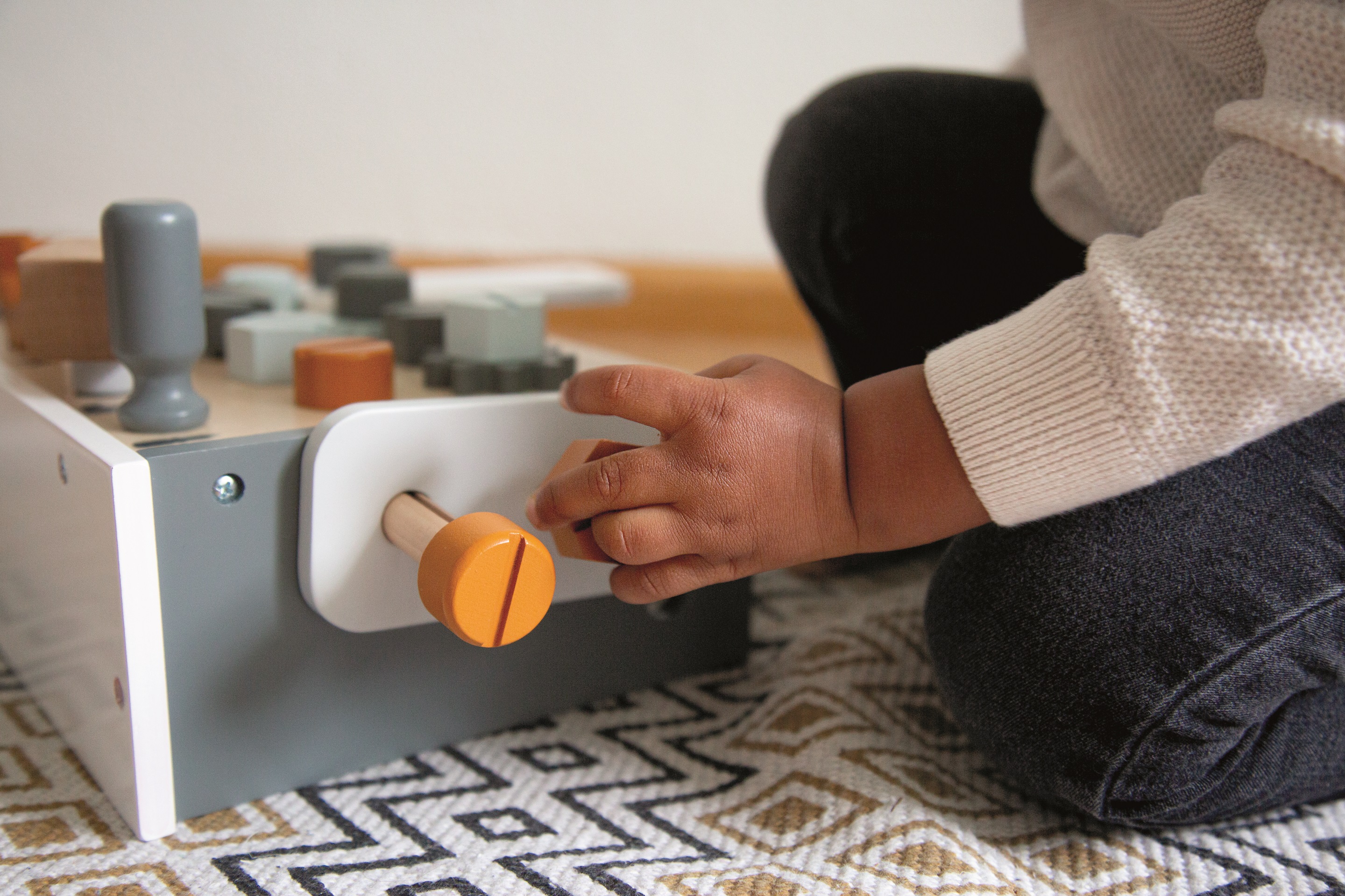 Fa fejlesztő játékok kisfiúknak – Természetes játékok az értelmi és kreatív fejlődés szolgálatában