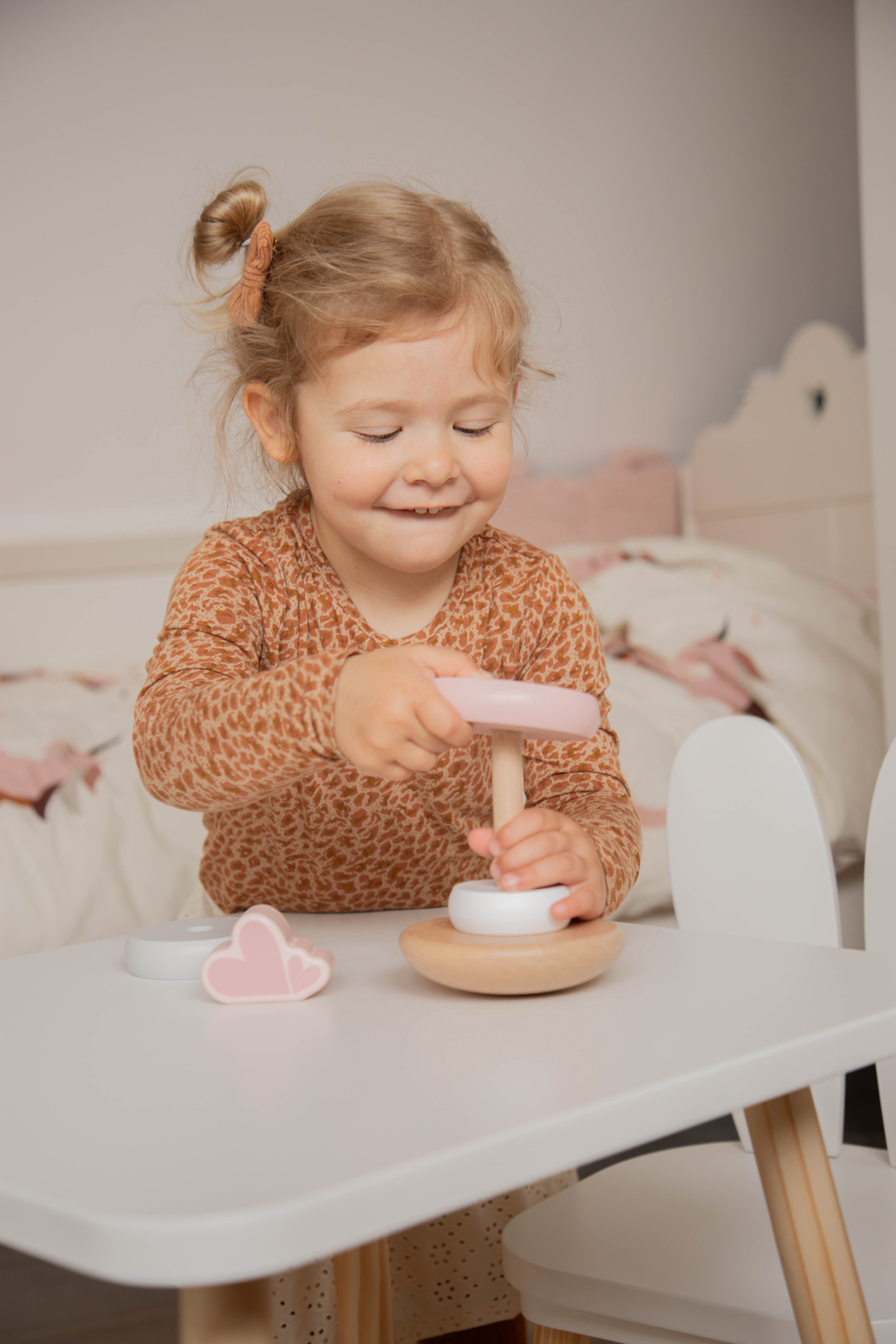 Fa fejlesztő játékok kislányoknak – Természetes játékok az értelmi és kreatív fejlődés szolgálatában